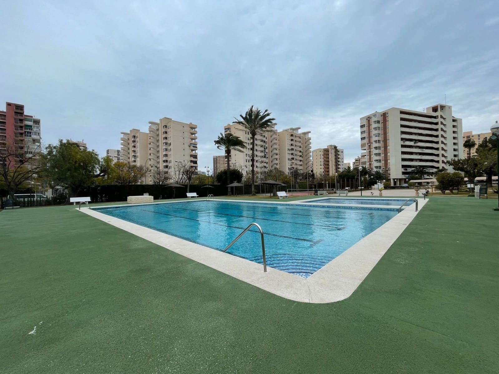 3 makuuhuone Asunto myytävänä paikassa Alicante kaupunki mukana uima-altaan 
autotalli - 379 000 € (Ref: 9702444)