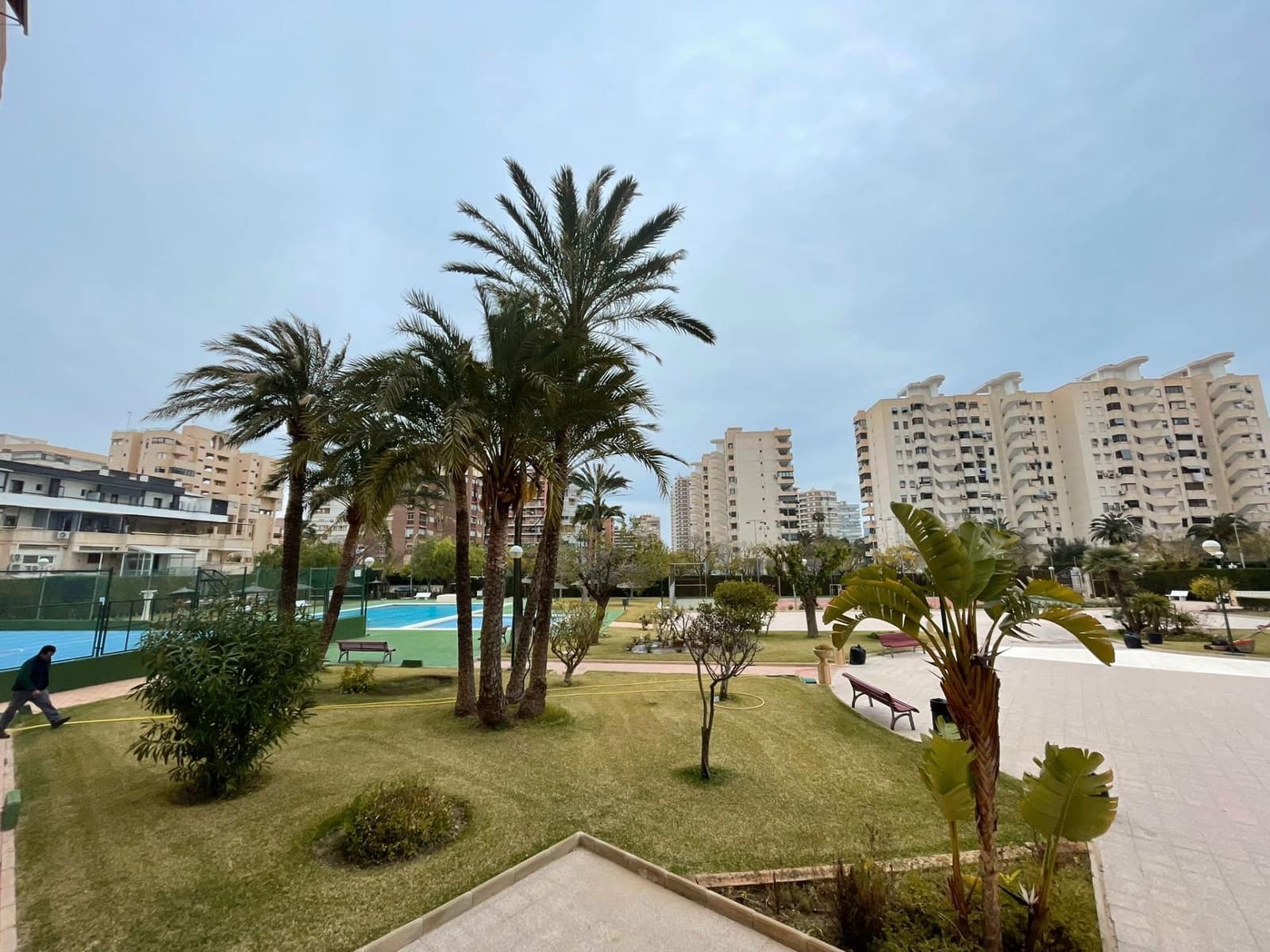 3 makuuhuone Asunto myytävänä paikassa Alicante kaupunki mukana uima-altaan 
autotalli - 379 000 € (Ref: 9702444)