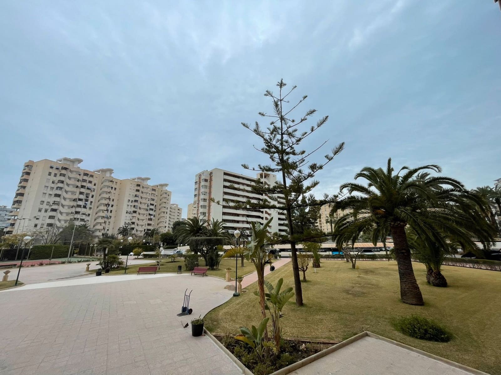 3 makuuhuone Asunto myytävänä paikassa Alicante kaupunki mukana uima-altaan 
autotalli - 379 000 € (Ref: 9702444)