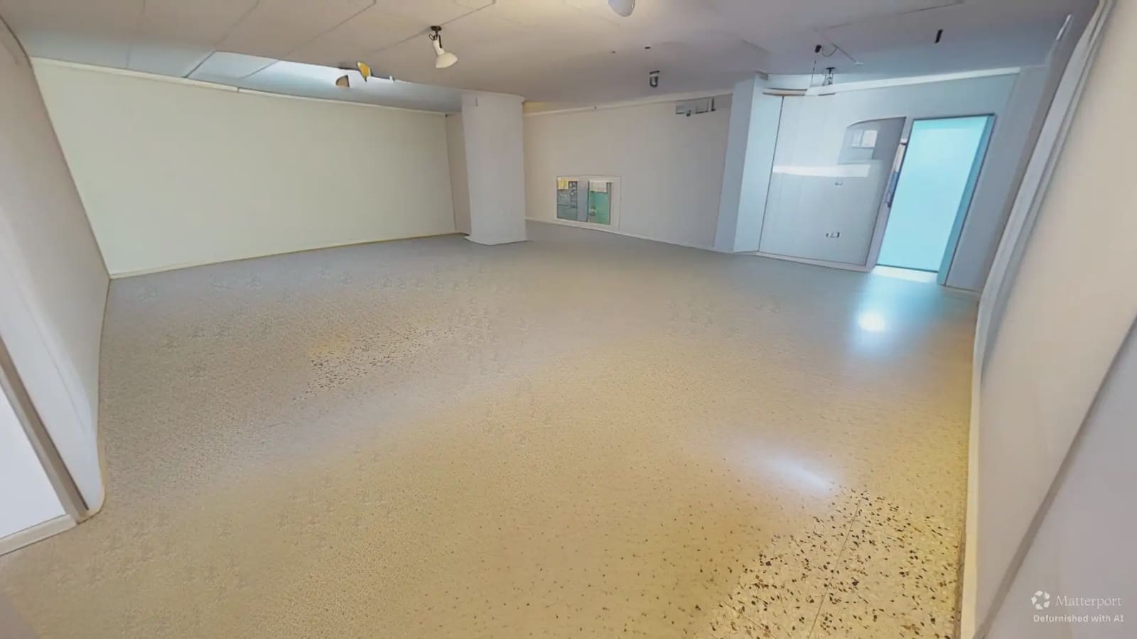 Commercial for sale in El Campello - € 159,000 (Ref: 9789669)