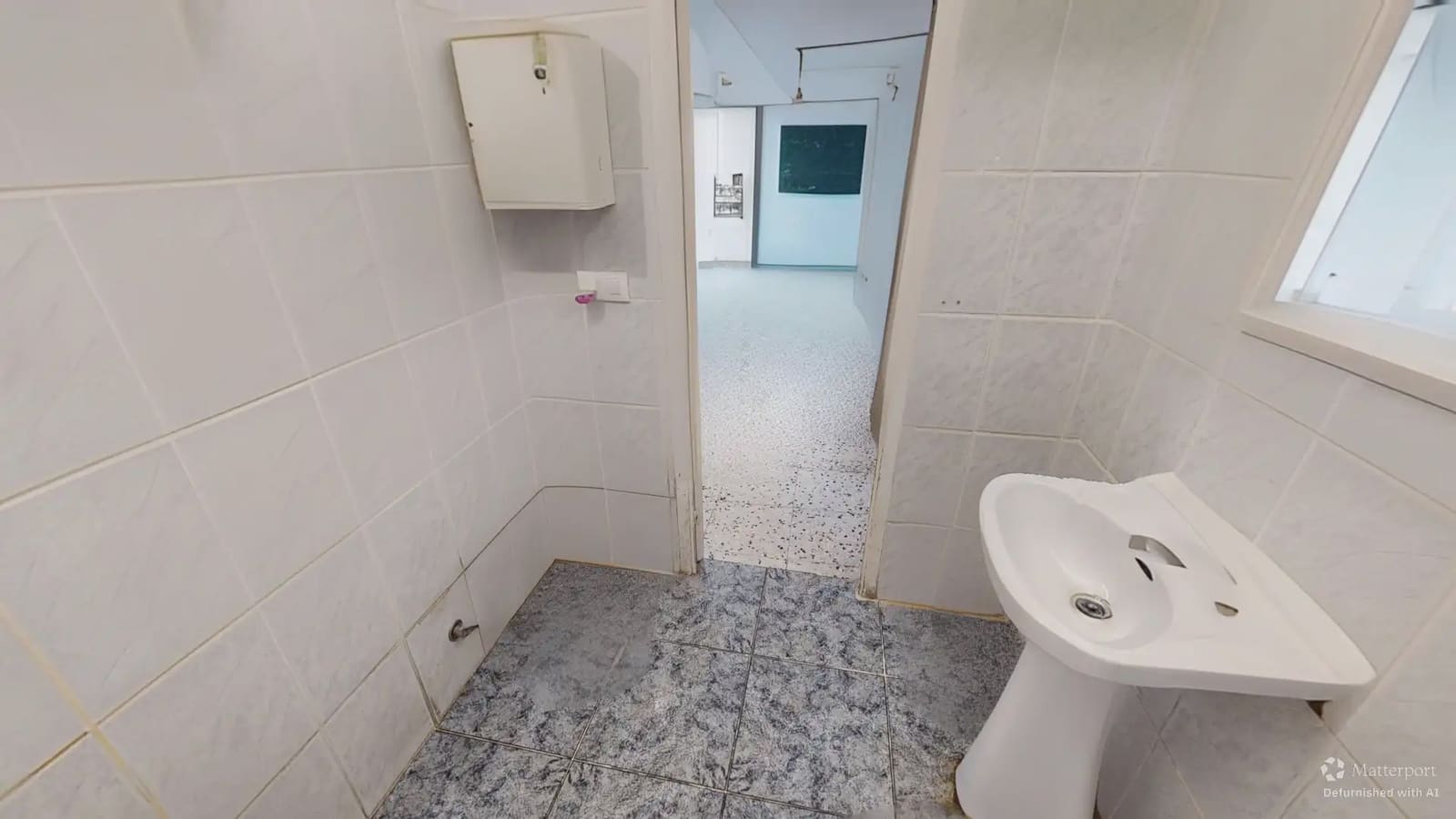 Commercial for sale in El Campello - € 159,000 (Ref: 9789669)