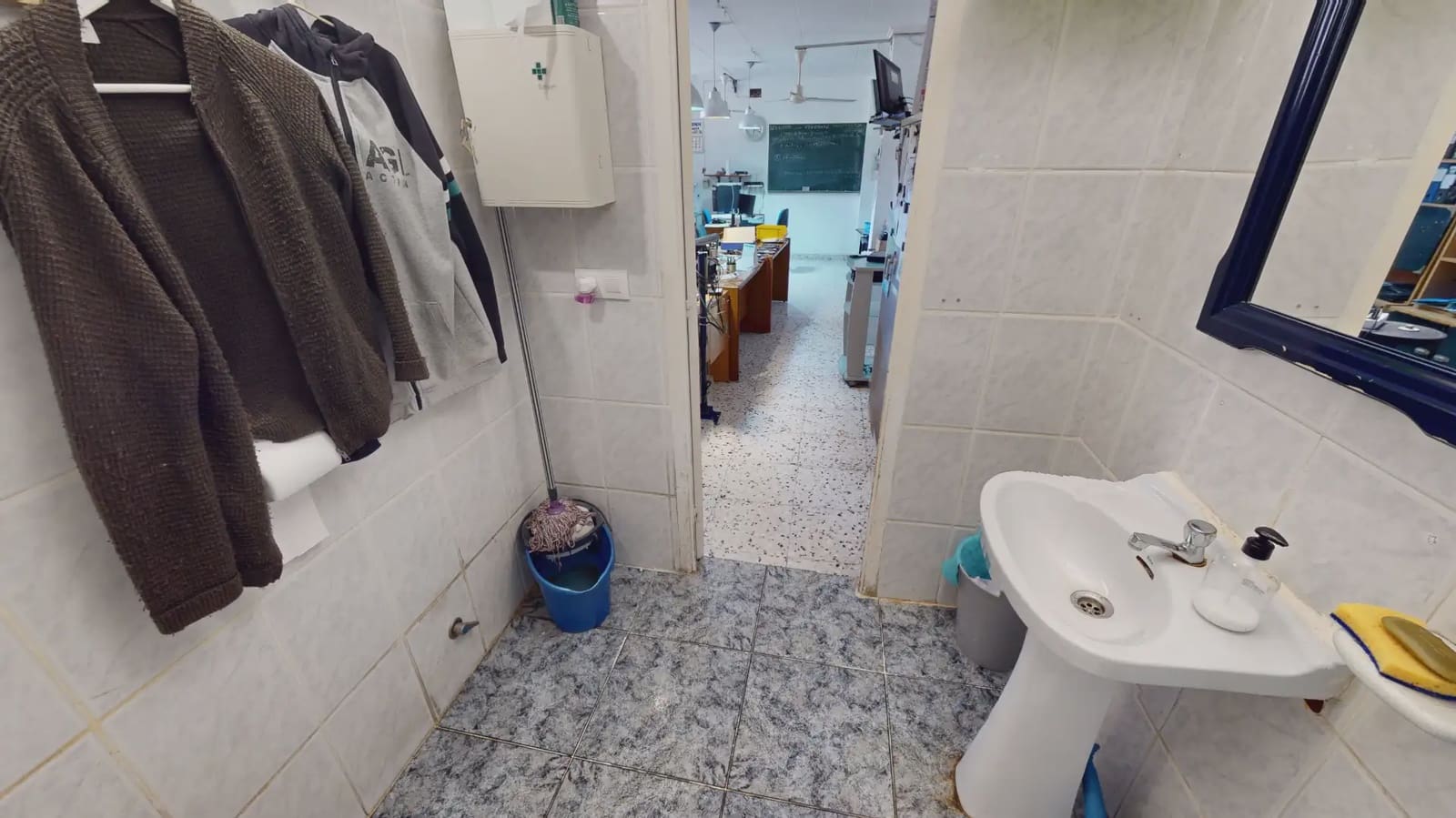 Commercial for sale in El Campello - € 159,000 (Ref: 9789669)