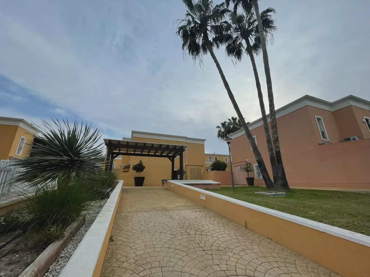 3 Zimmer Haus zu verkaufen in Alicante / Alacant Stadt mit Pool Garage - 619.000 € (Ref: 9815251)