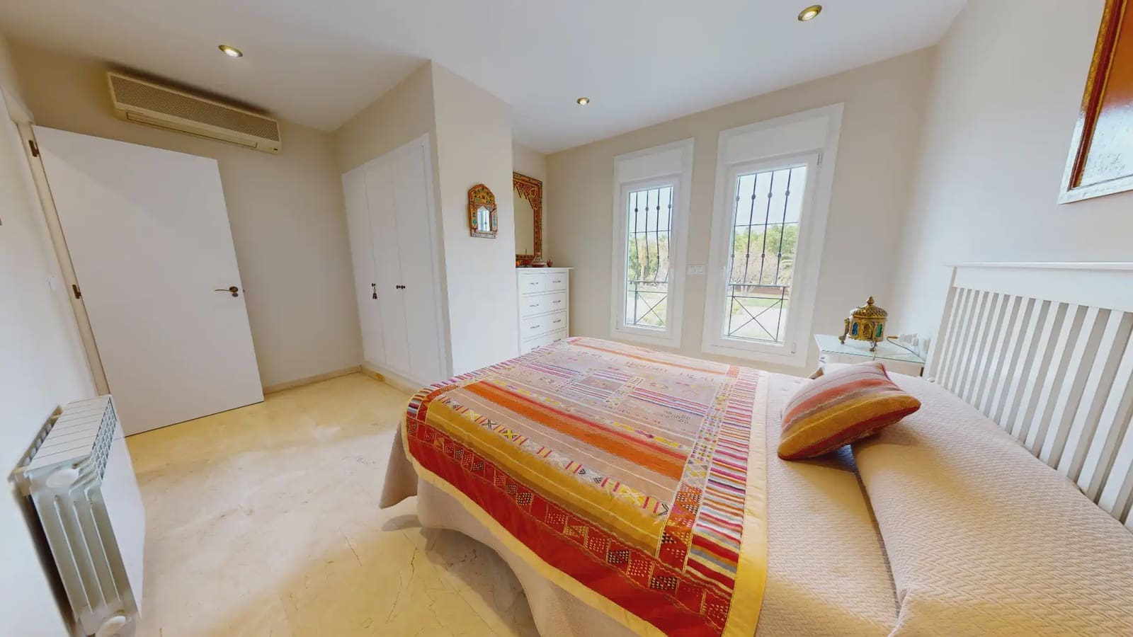 3 Zimmer Haus zu verkaufen in Alicante / Alacant Stadt mit Pool Garage - 619.000 € (Ref: 9815251)