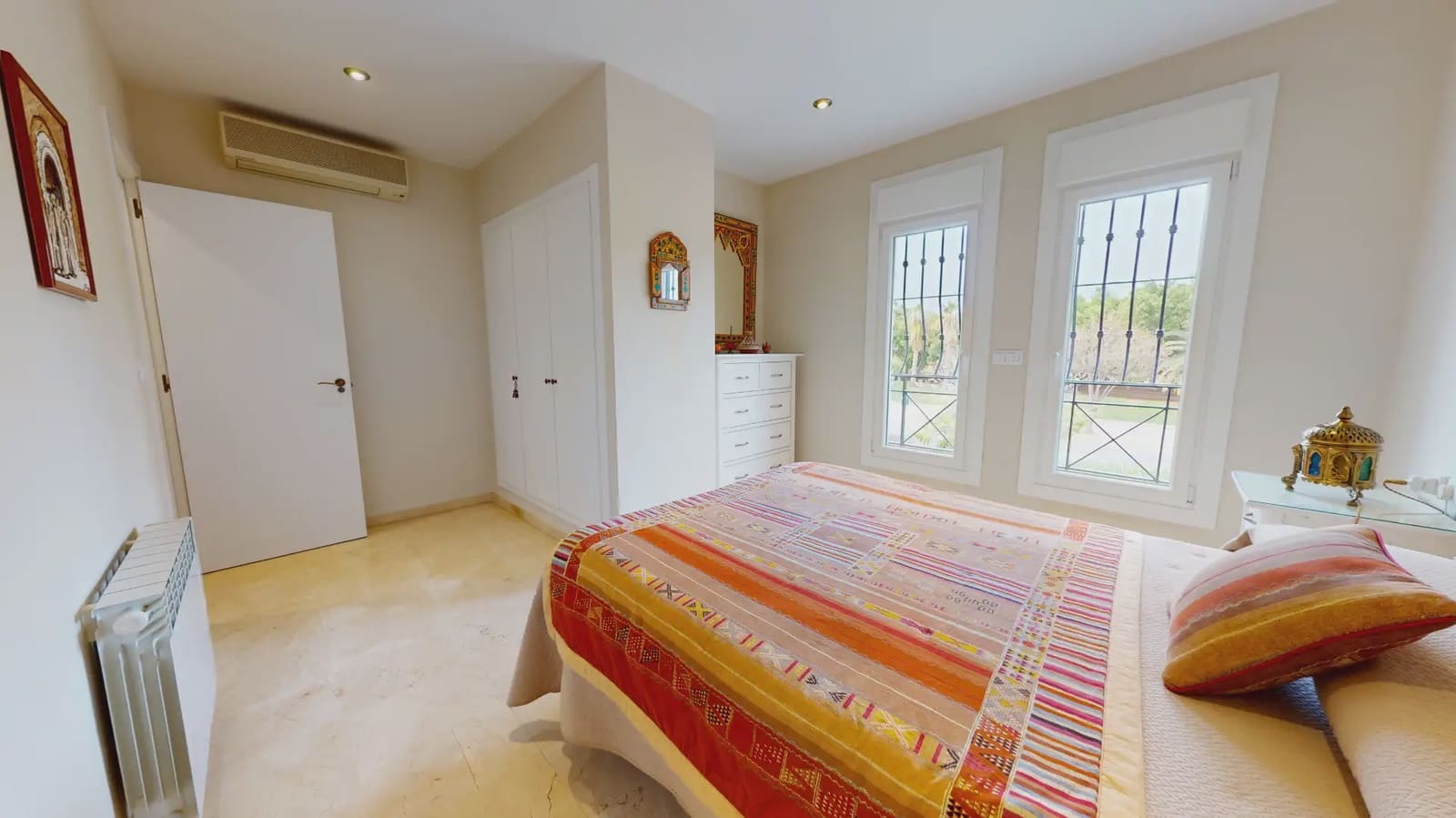 3 Zimmer Haus zu verkaufen in Alicante / Alacant Stadt mit Pool Garage - 619.000 € (Ref: 9815251)