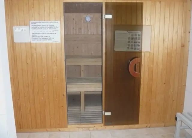 2 bedroom Flat for sale in El Campello with pool garage - € 220,000 (Ref: 9841893)