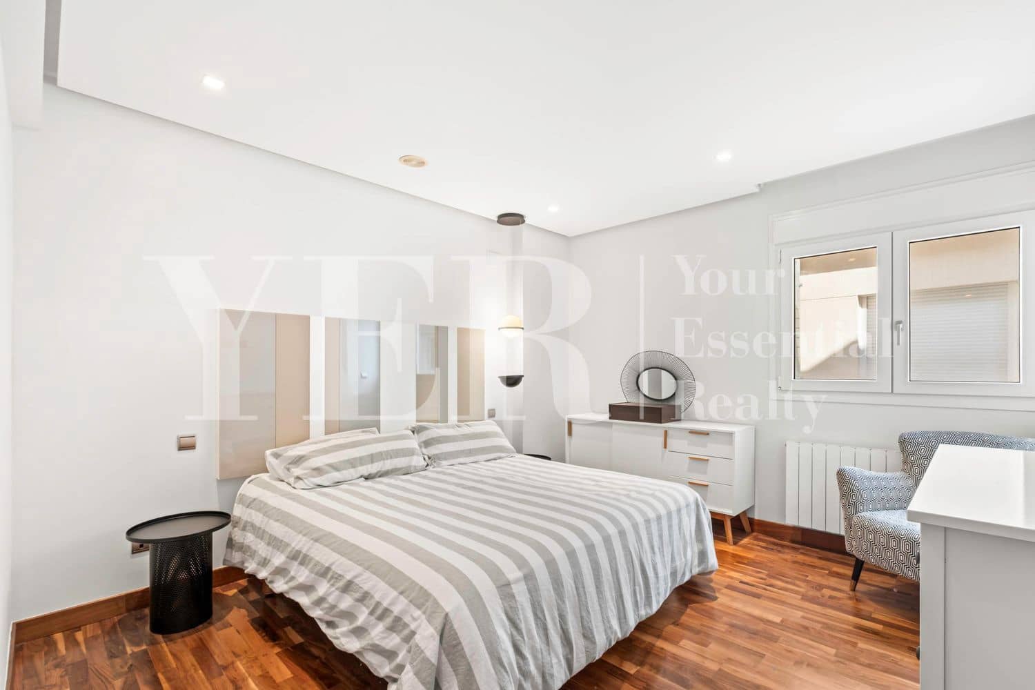 3 quarto Apartamento para arrendar em Alicante cidade com garagem - 2 500 € (Ref: 10021960)