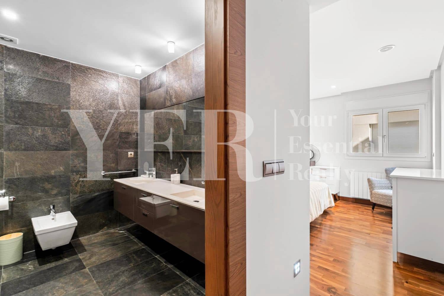 3 quarto Apartamento para arrendar em Alicante cidade com garagem - 2 500 € (Ref: 10021960)