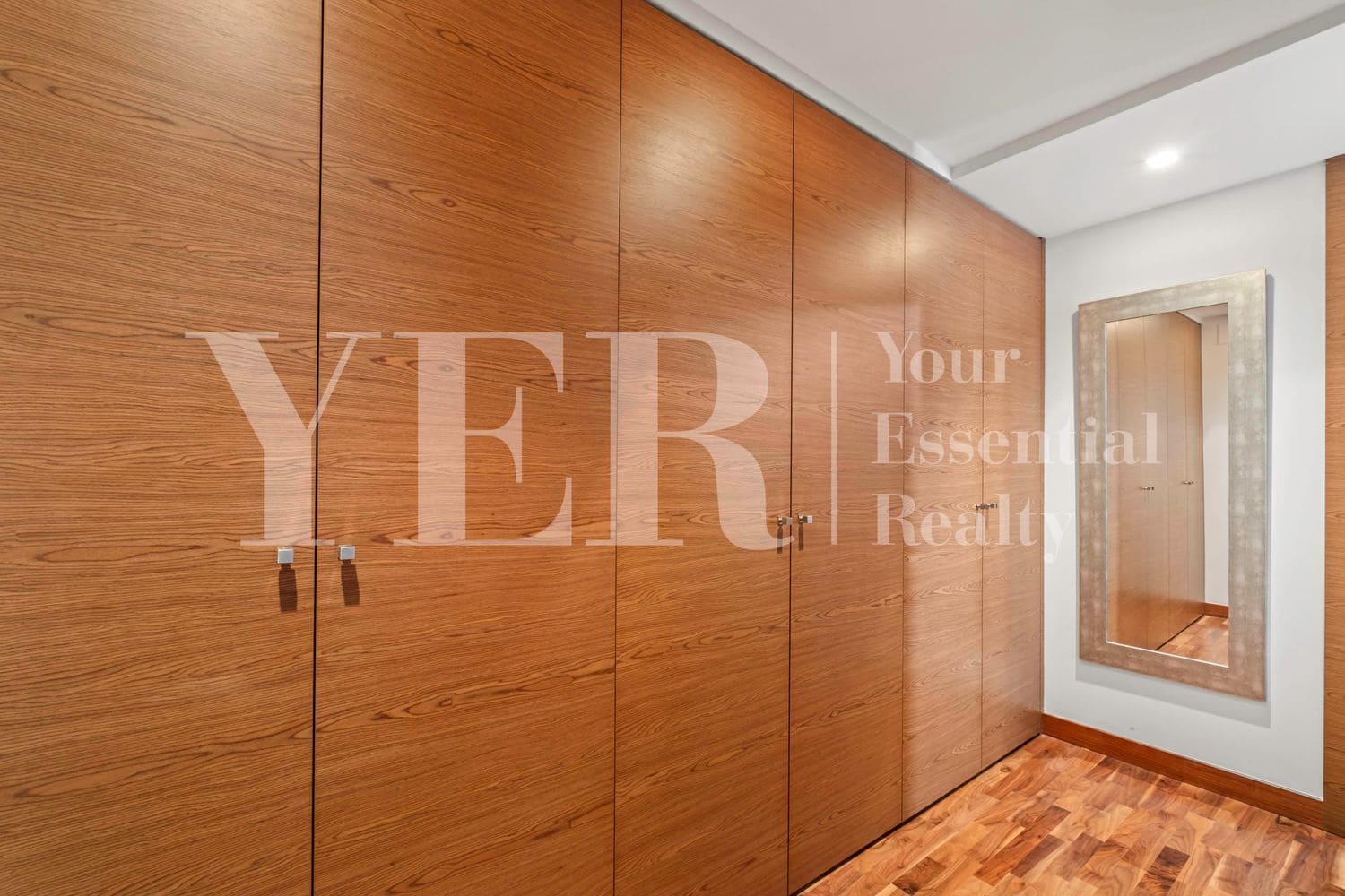 3 quarto Apartamento para arrendar em Alicante cidade com garagem - 2 500 € (Ref: 10021960)