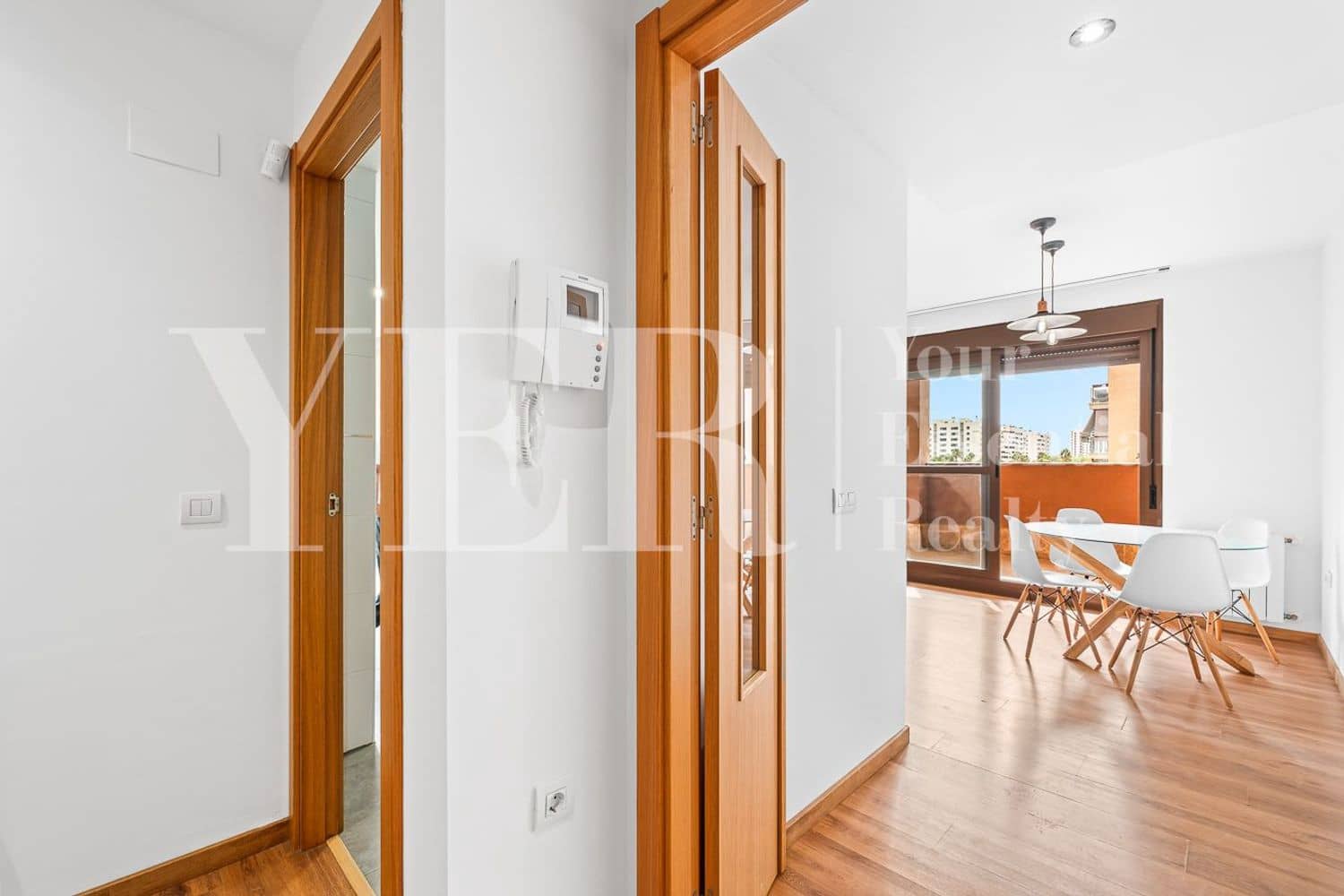 3 bedroom Apartment for rent in Alicante / Alacant city with pool garage - € 1,950 (Ref: 10031452)