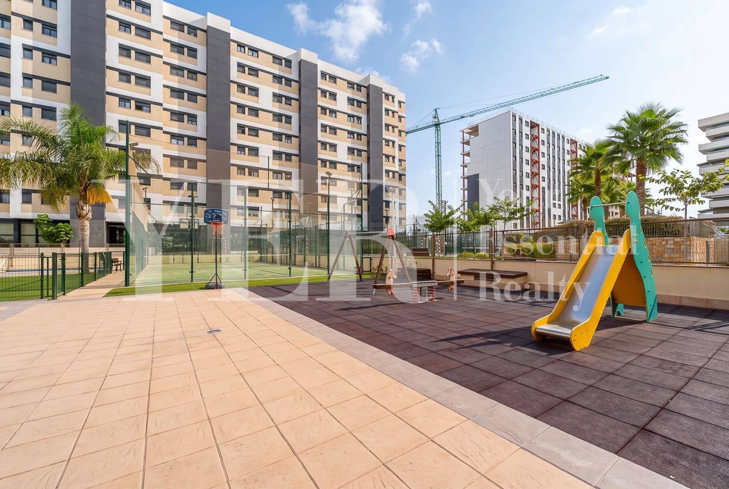 3 bedroom Apartment for rent in Alicante / Alacant city with pool garage - € 1,950 (Ref: 10031452)