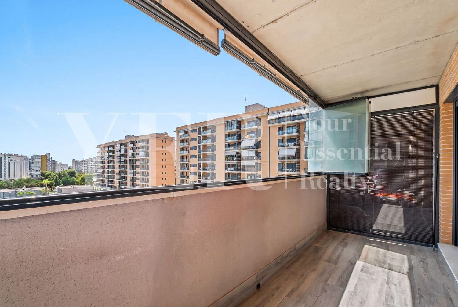 3 makuuhuone Huoneisto myytävänä paikassa Alicante kaupunki mukana uima-altaan 
autotalli - 515 000 € (Ref: 10036261)