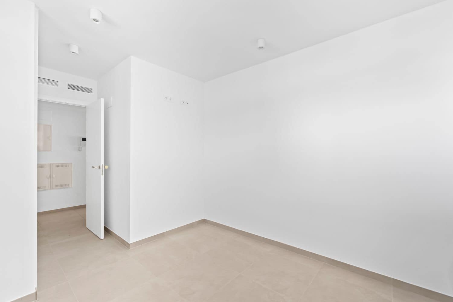 2 quarto Apartamento para arrendar em Alicante cidade com piscina garagem - 1 160 € (Ref: 10037801)