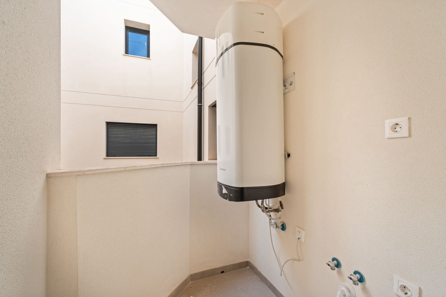 2 quarto Apartamento para arrendar em Alicante cidade com piscina garagem - 1 160 € (Ref: 10037801)