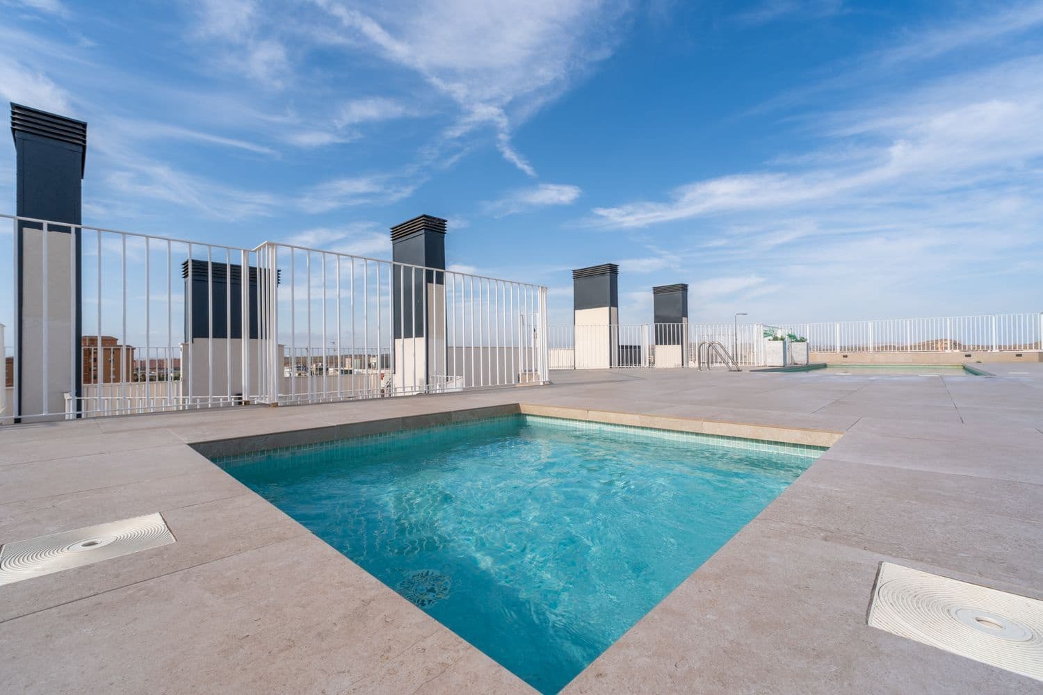 2 quarto Apartamento para arrendar em Alicante cidade com piscina garagem - 1 160 € (Ref: 10037801)