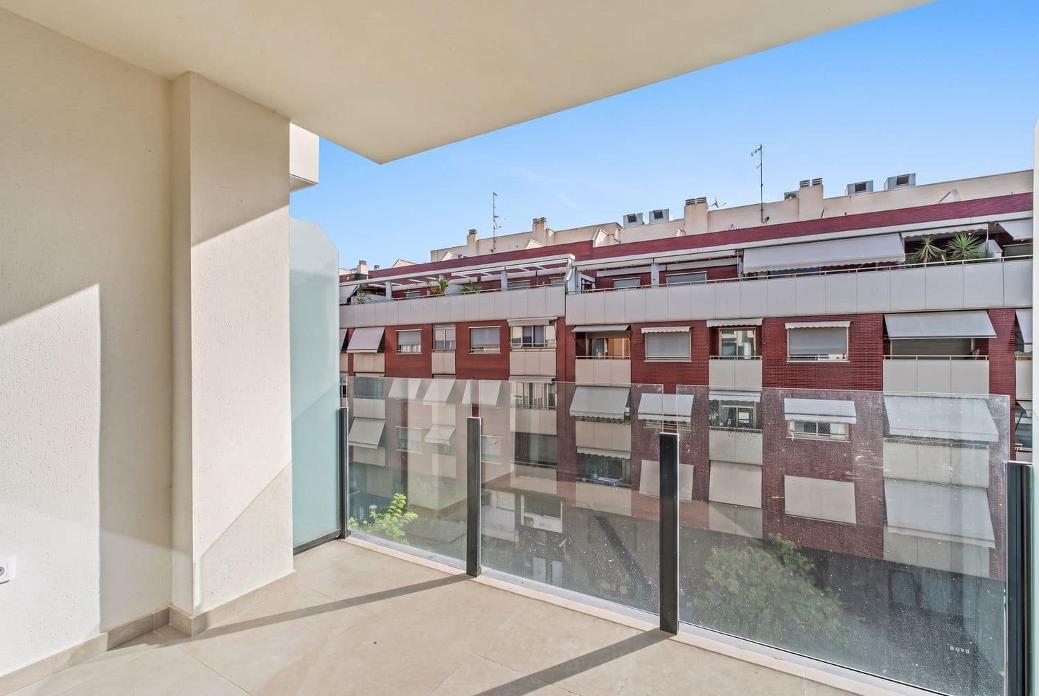 2 quarto Apartamento para arrendar em Alicante cidade com piscina garagem - 1 160 € (Ref: 10037801)