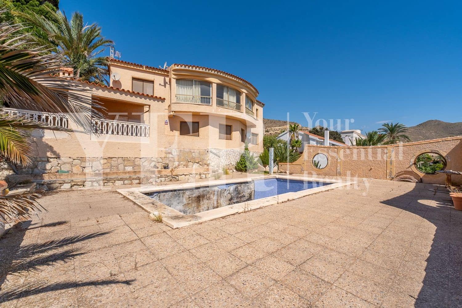 Villa in vendita in El Campello con piscina garage - 1.290.000 € (Rif: 10090087)