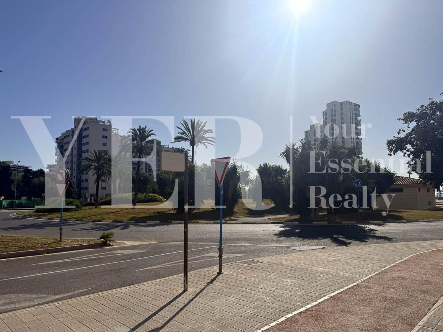 Kaupallinen vuokrattavana paikassa Alicante kaupunki - 2 500 € (Ref: 10133000)