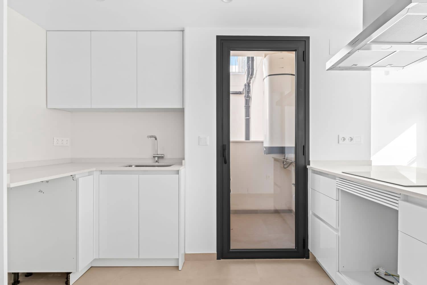 Apartamento de 2 habitaciones en Alicante / Alacant ciudad en alquiler con piscina garaje - 1.550 € (Ref: 10157118)