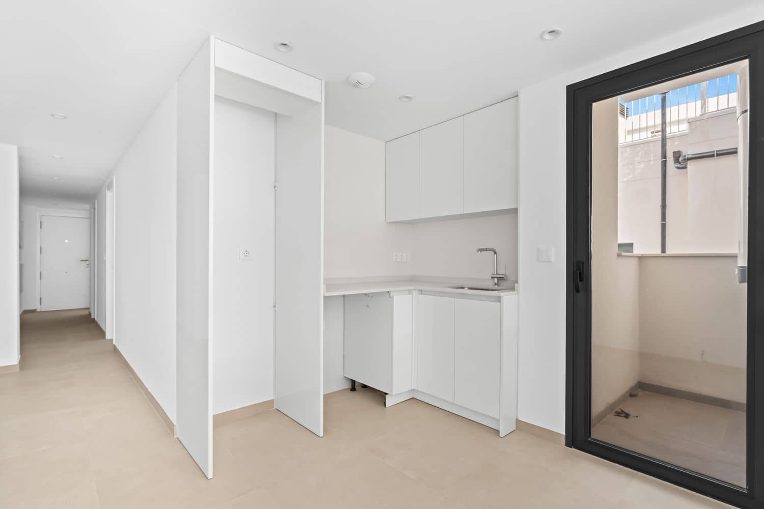 Apartamento de 2 habitaciones en Alicante / Alacant ciudad en alquiler con piscina garaje - 1.550 € (Ref: 10157118)