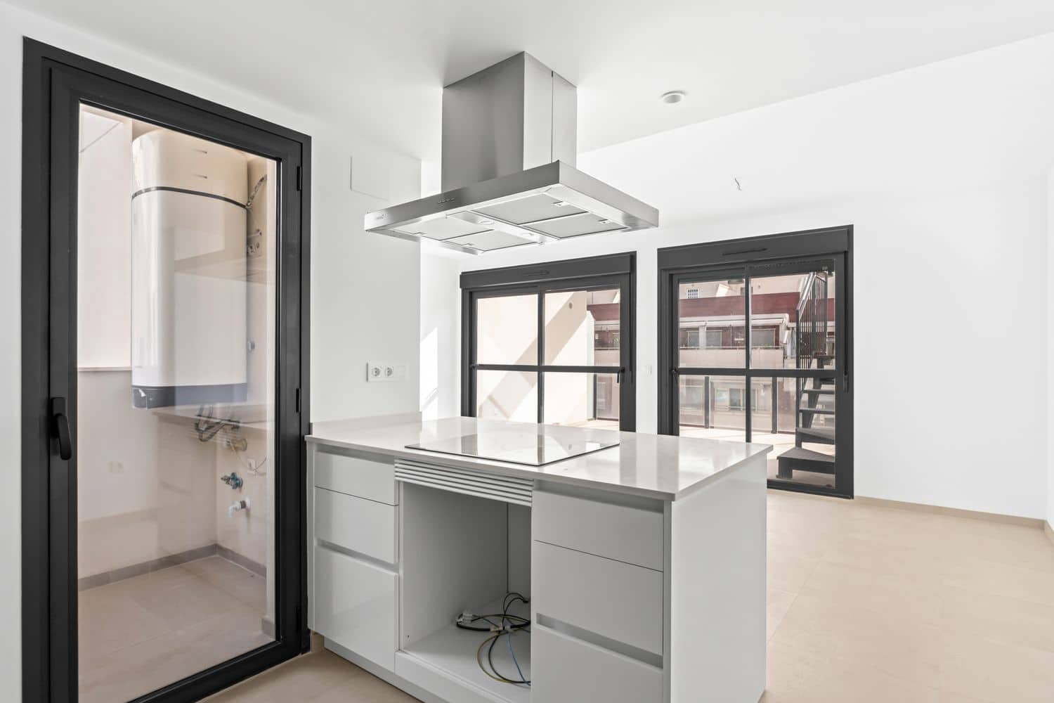 Apartamento de 2 habitaciones en Alicante / Alacant ciudad en alquiler con piscina garaje - 1.550 € (Ref: 10157118)