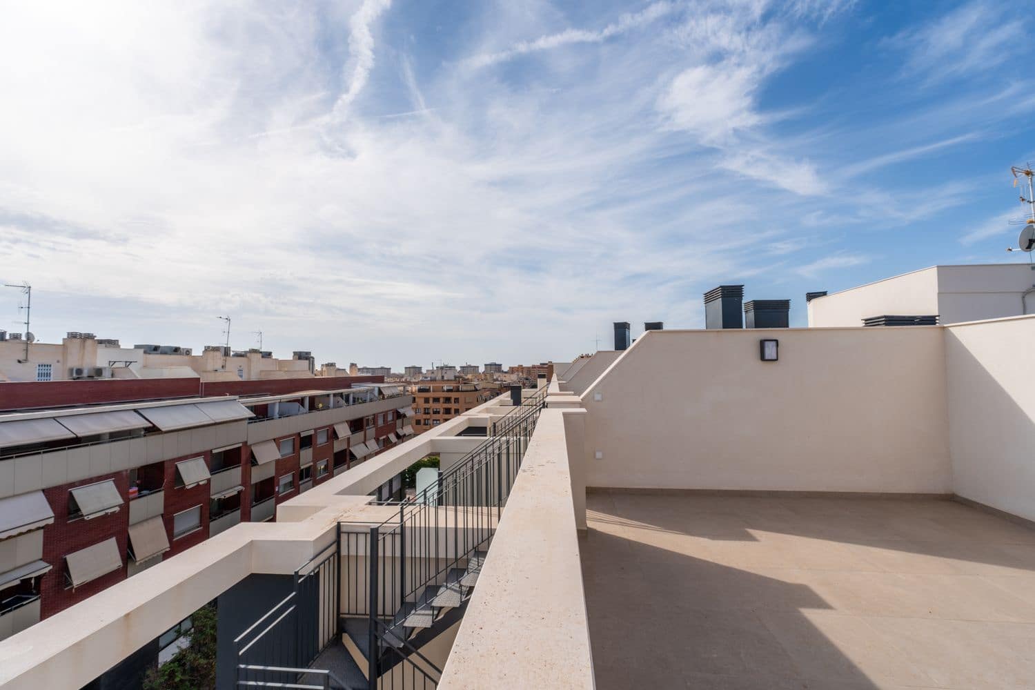 Apartamento de 2 habitaciones en Alicante / Alacant ciudad en alquiler con piscina garaje - 1.550 € (Ref: 10157118)