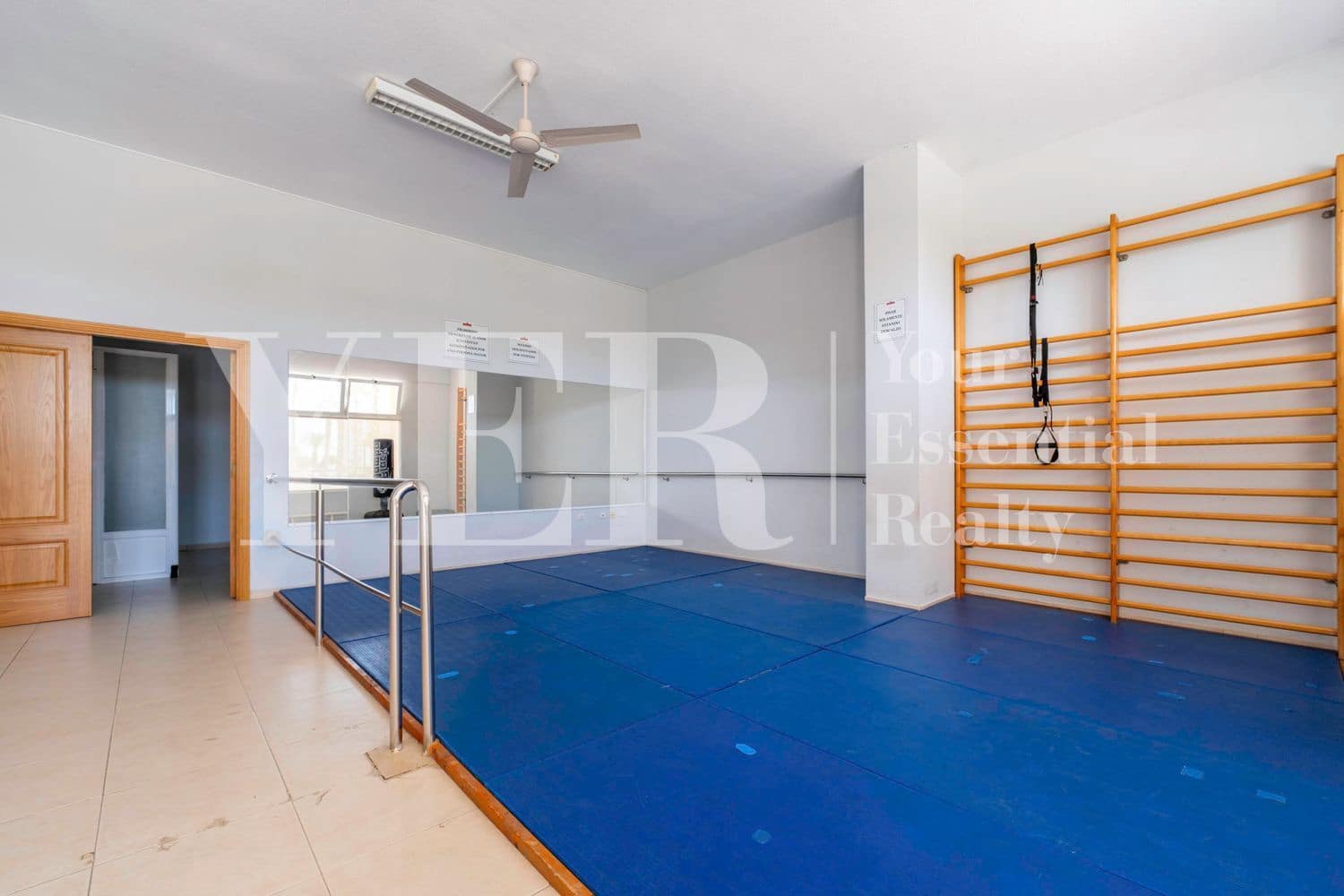 2 bedroom Apartment for rent in Cabo de las Huertas with pool garage - € 2,500 (Ref: 10157119)