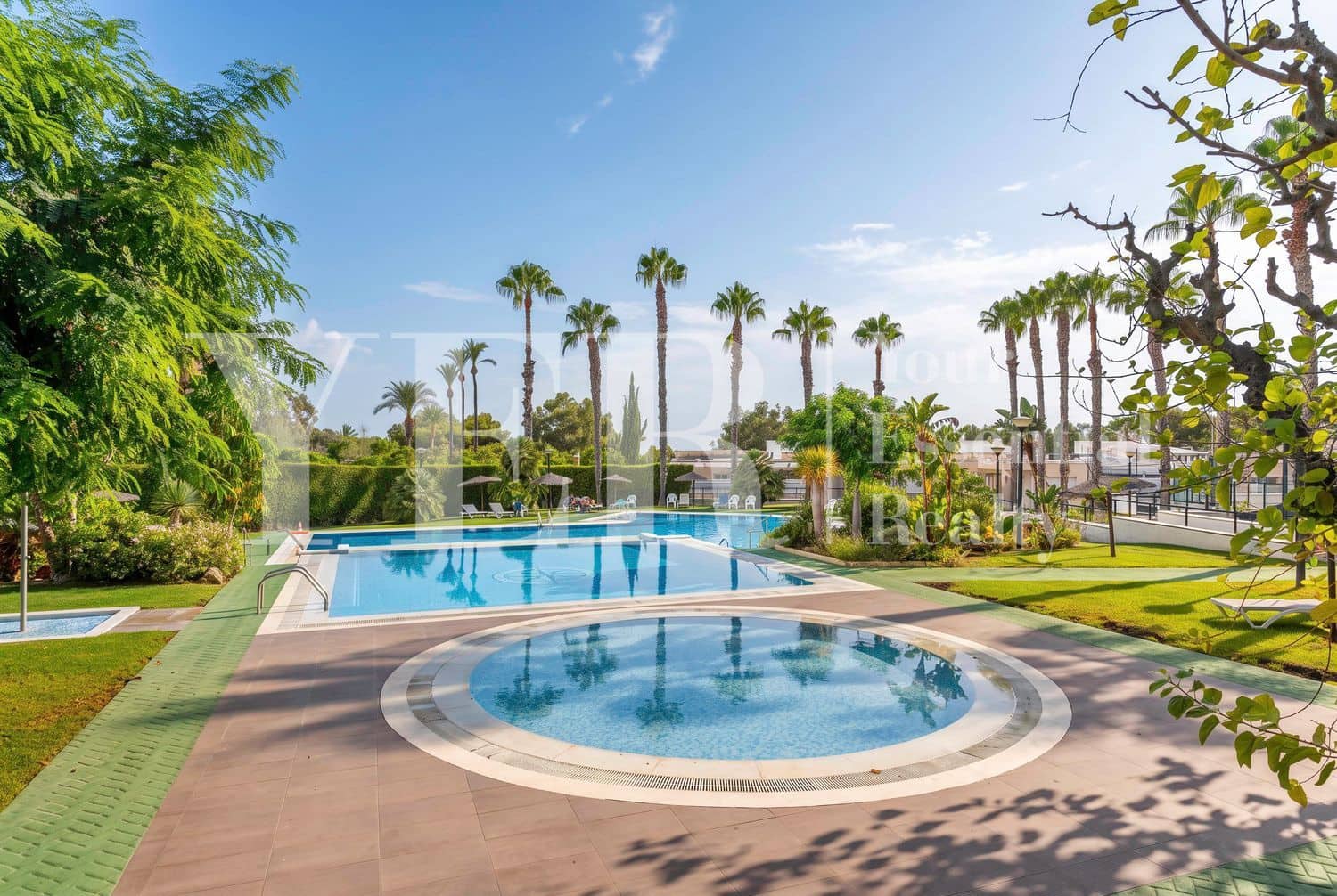 2 bedroom Apartment for rent in Cabo de las Huertas with pool garage - € 2,500 (Ref: 10157119)