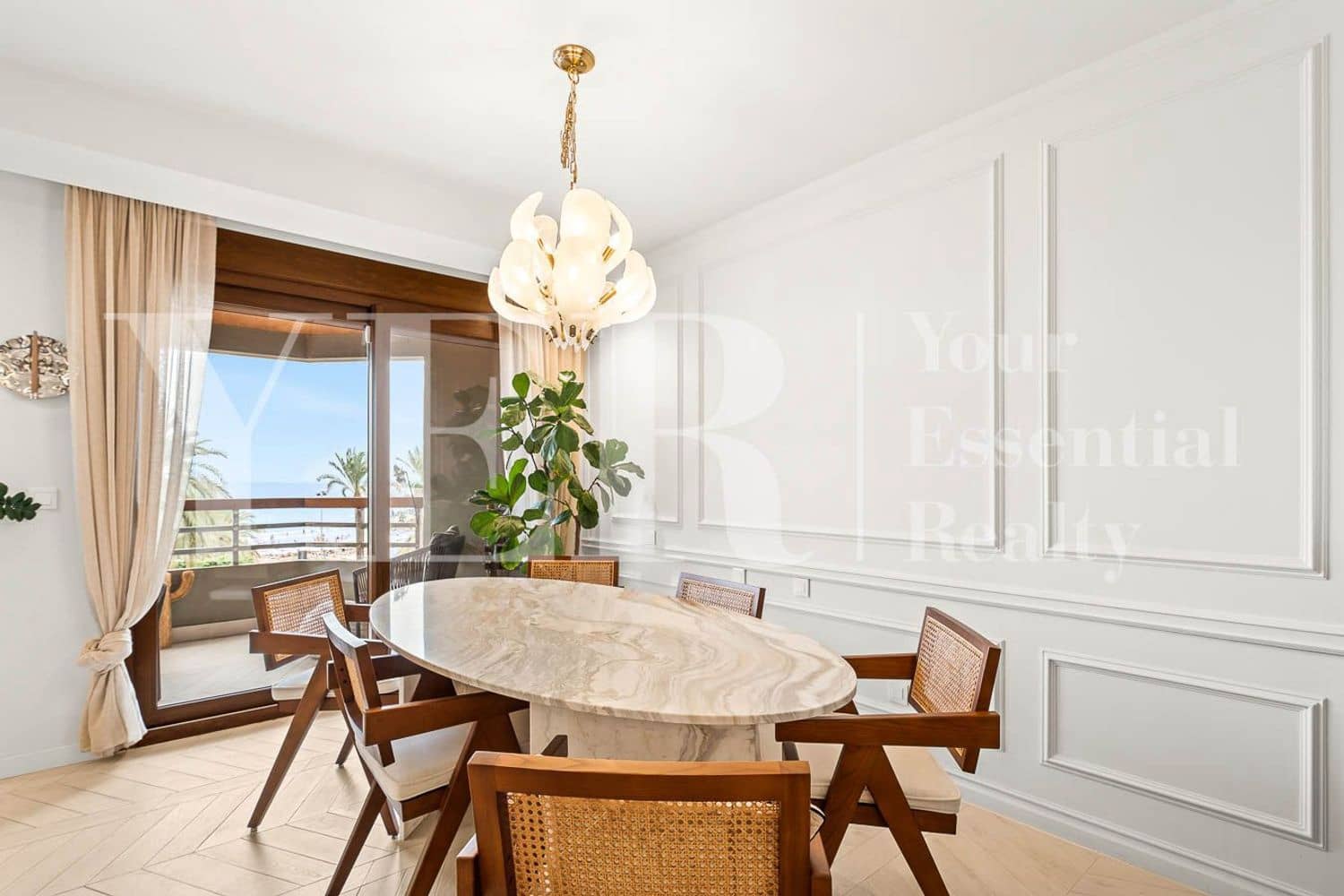 3 bedroom Apartment for sale in Alicante / Alacant city with garage - € 799,000 (Ref: 10157120)