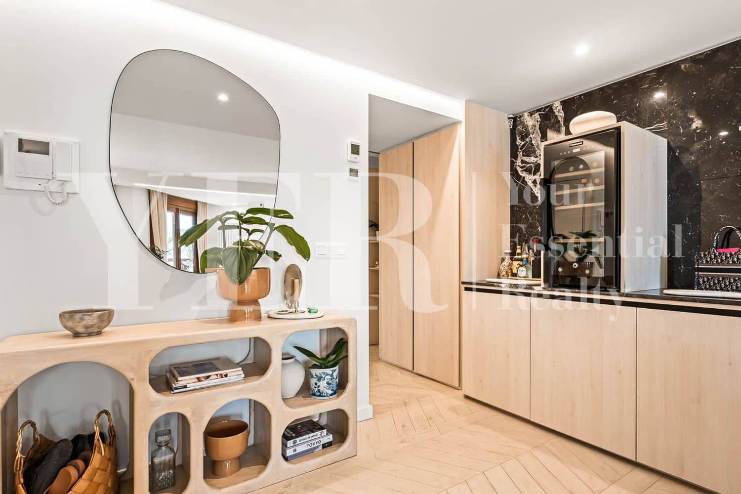 3 bedroom Apartment for sale in Alicante / Alacant city with garage - € 799,000 (Ref: 10157120)