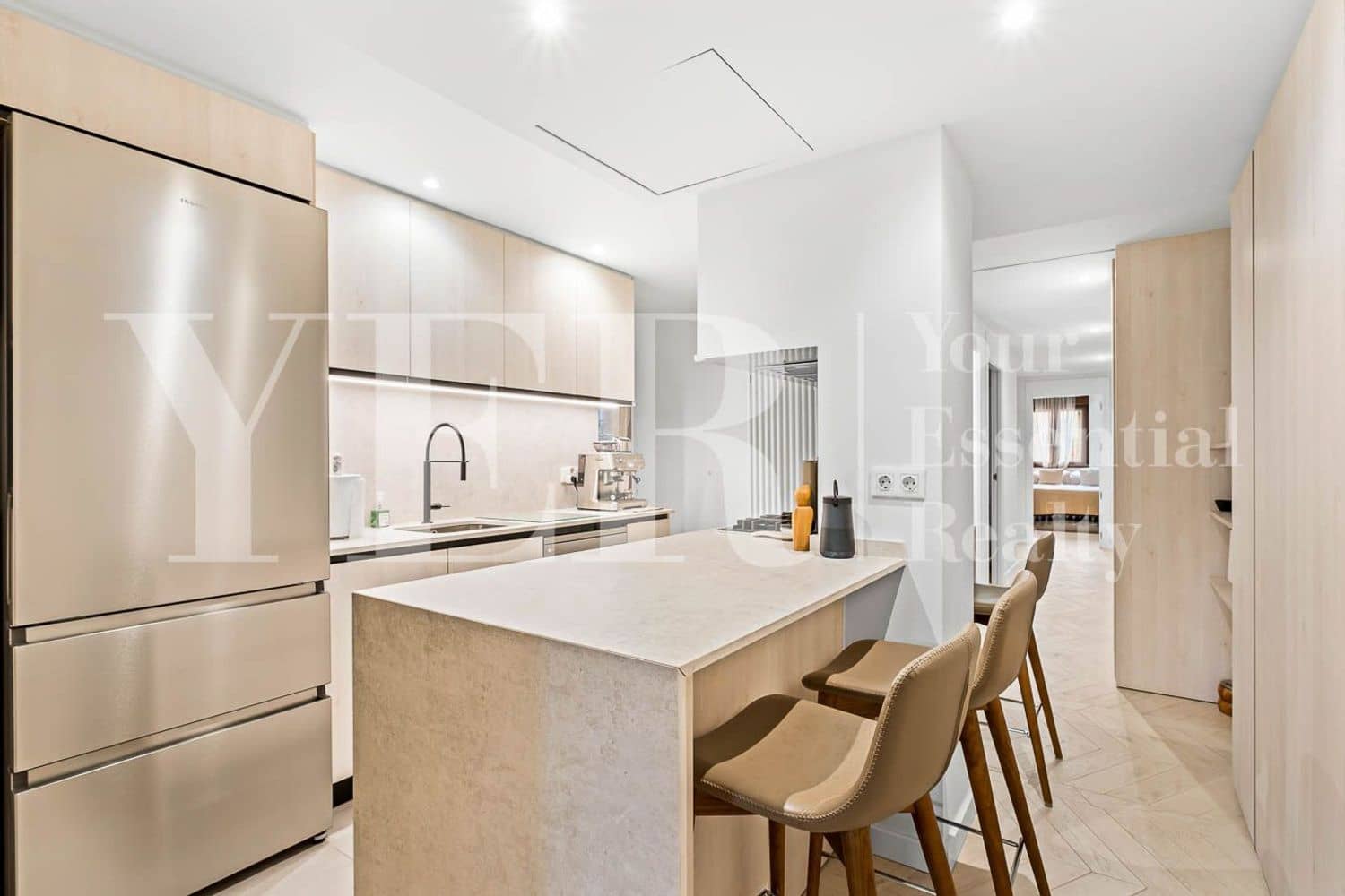 3 bedroom Apartment for sale in Alicante / Alacant city with garage - € 799,000 (Ref: 10157120)