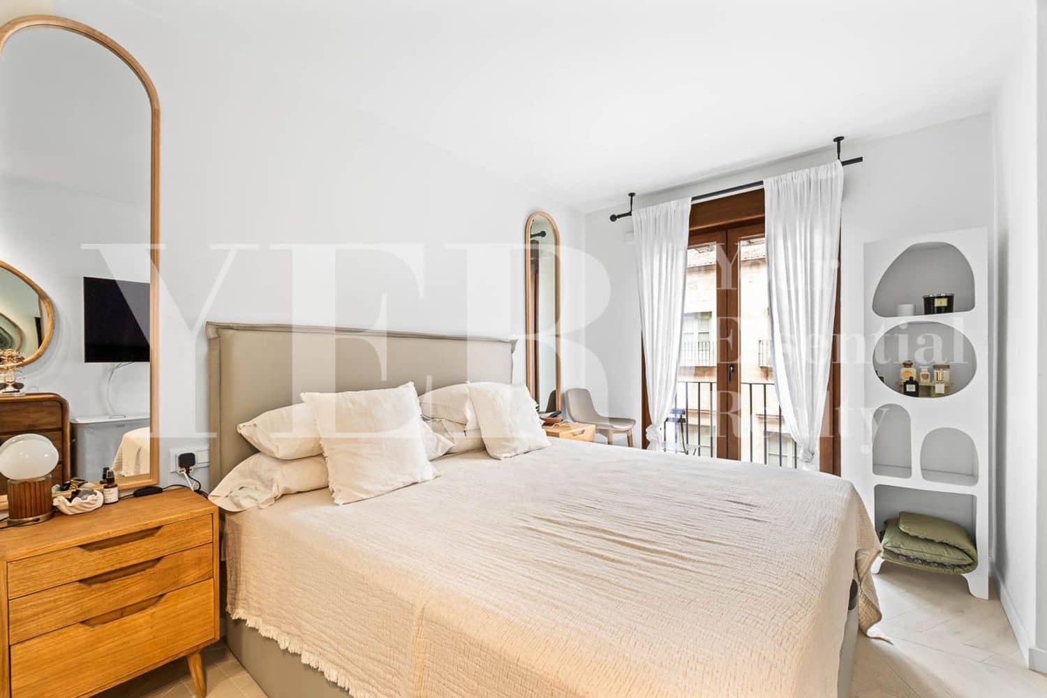 3 bedroom Apartment for sale in Alicante / Alacant city with garage - € 799,000 (Ref: 10157120)