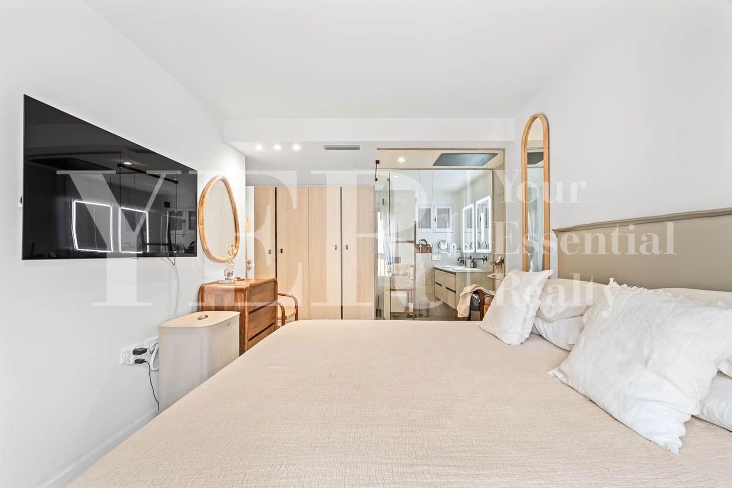 3 bedroom Apartment for sale in Alicante / Alacant city with garage - € 799,000 (Ref: 10157120)