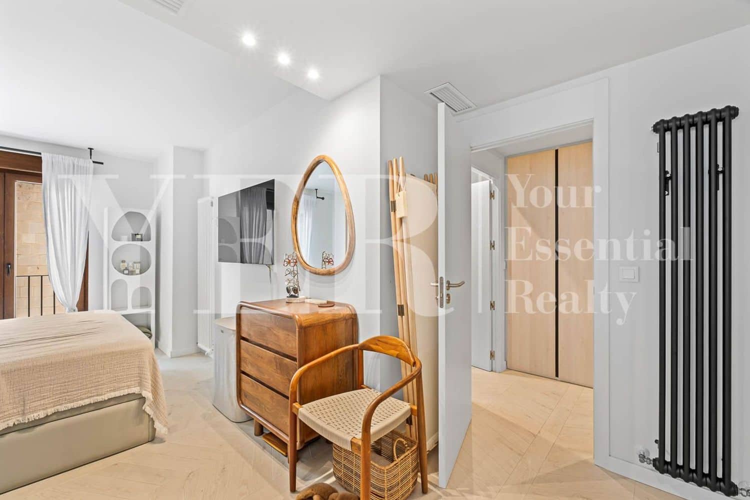 3 bedroom Apartment for sale in Alicante / Alacant city with garage - € 799,000 (Ref: 10157120)