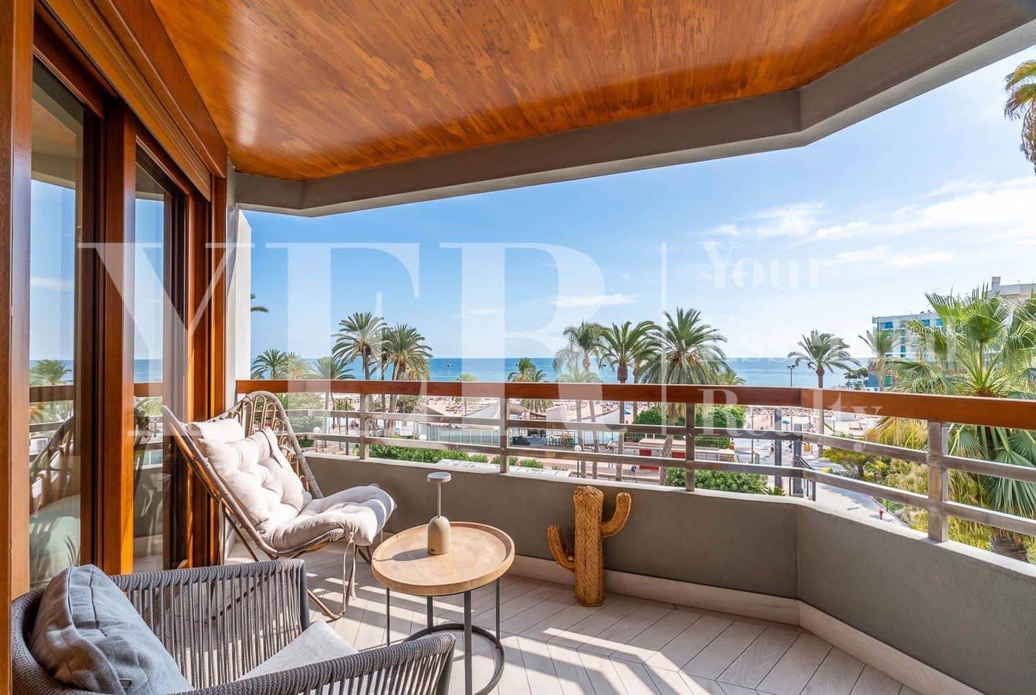 3 bedroom Apartment for sale in Alicante / Alacant city with garage - € 799,000 (Ref: 10157120)