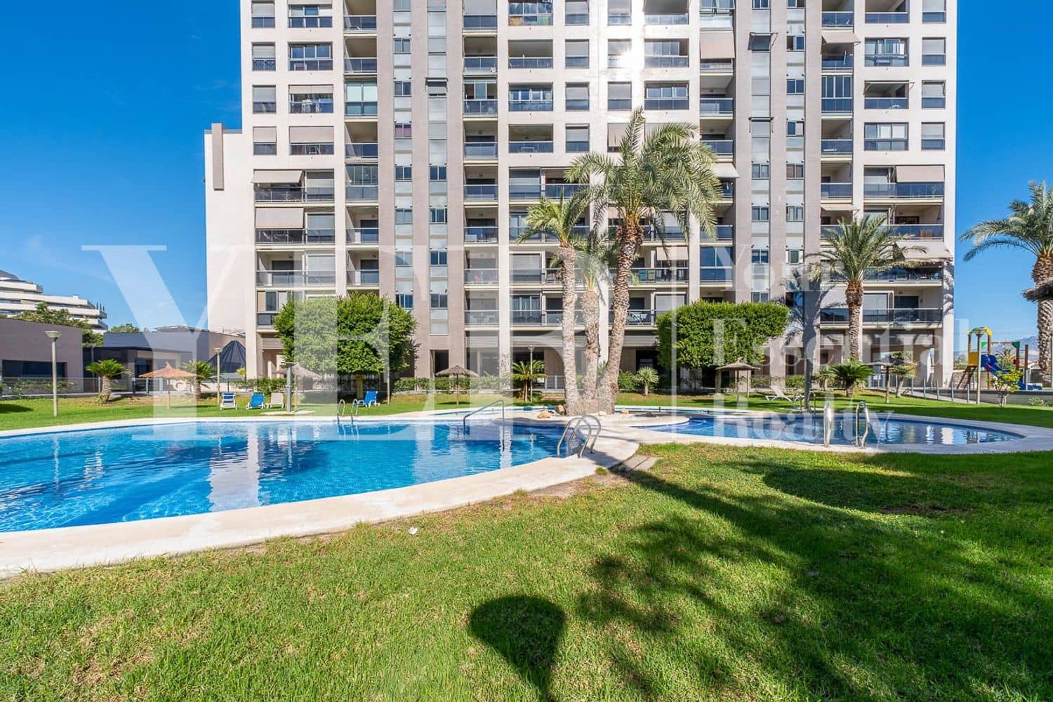 2 slaapkamer Appartement te koop in Alicante stad met zwembad garage - € 535.000 (Ref: 10157124)