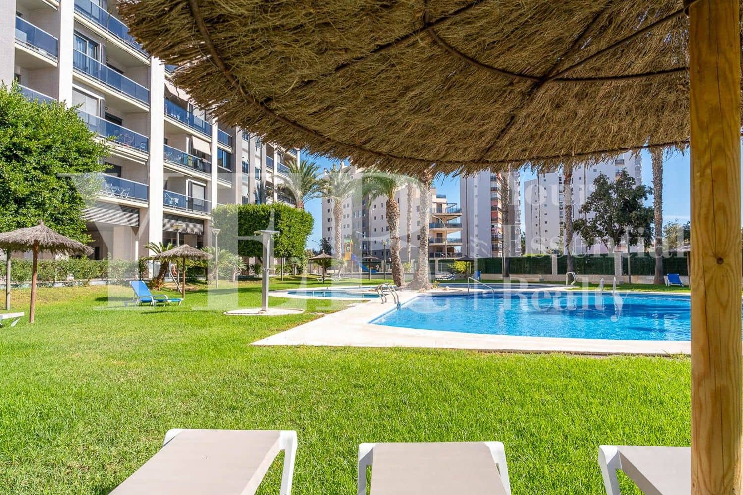 2 slaapkamer Appartement te koop in Alicante stad met zwembad garage - € 535.000 (Ref: 10157124)