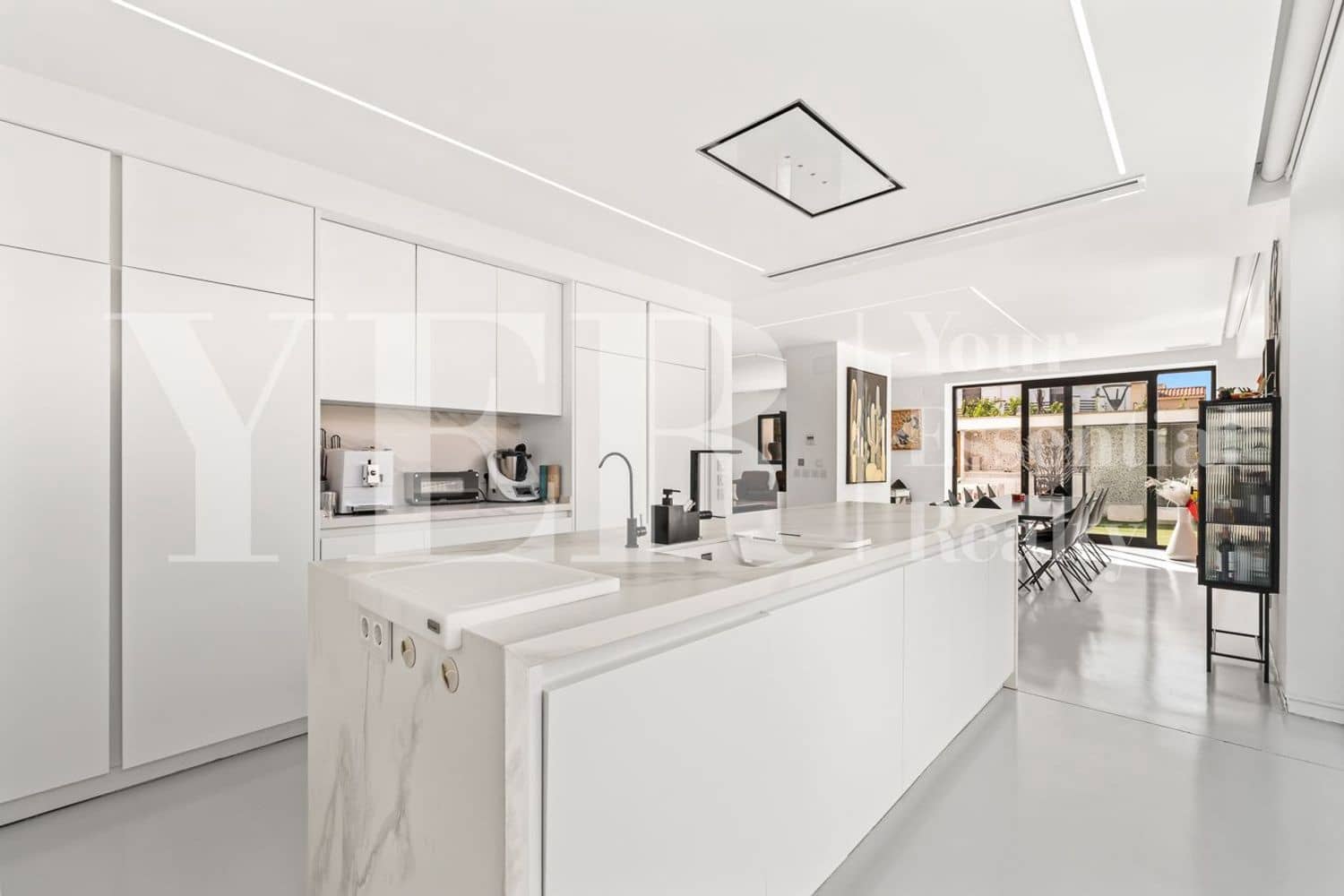 7 soverom Villa til salgs i Alicante by med svømmebasseng garasje - € 999 000 (Ref: 10157129)