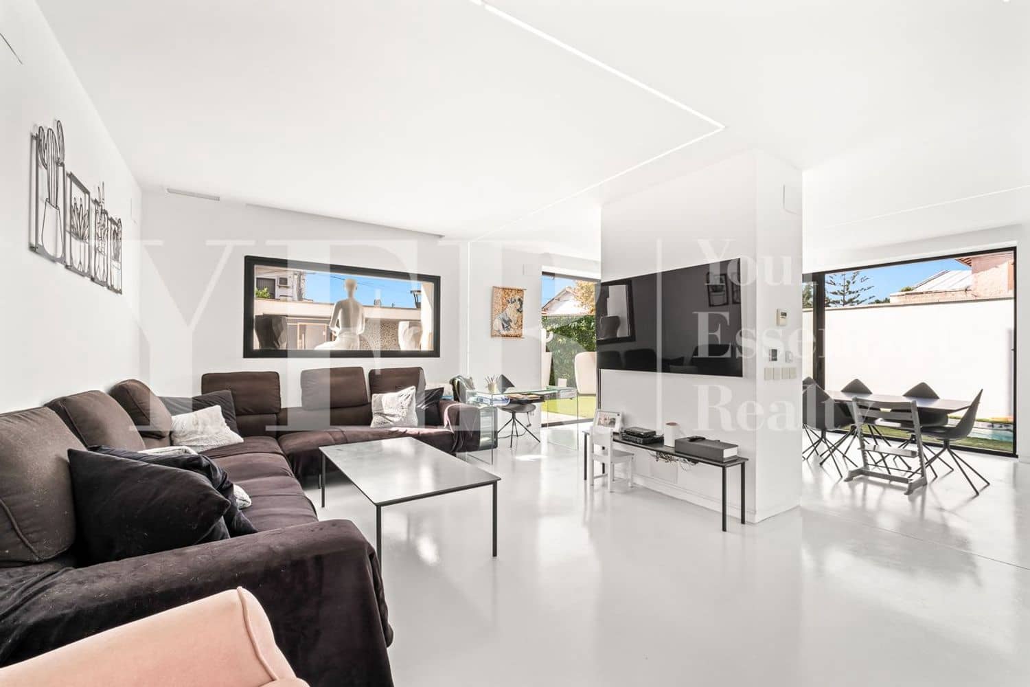 7 soverom Villa til salgs i Alicante by med svømmebasseng garasje - € 999 000 (Ref: 10157129)