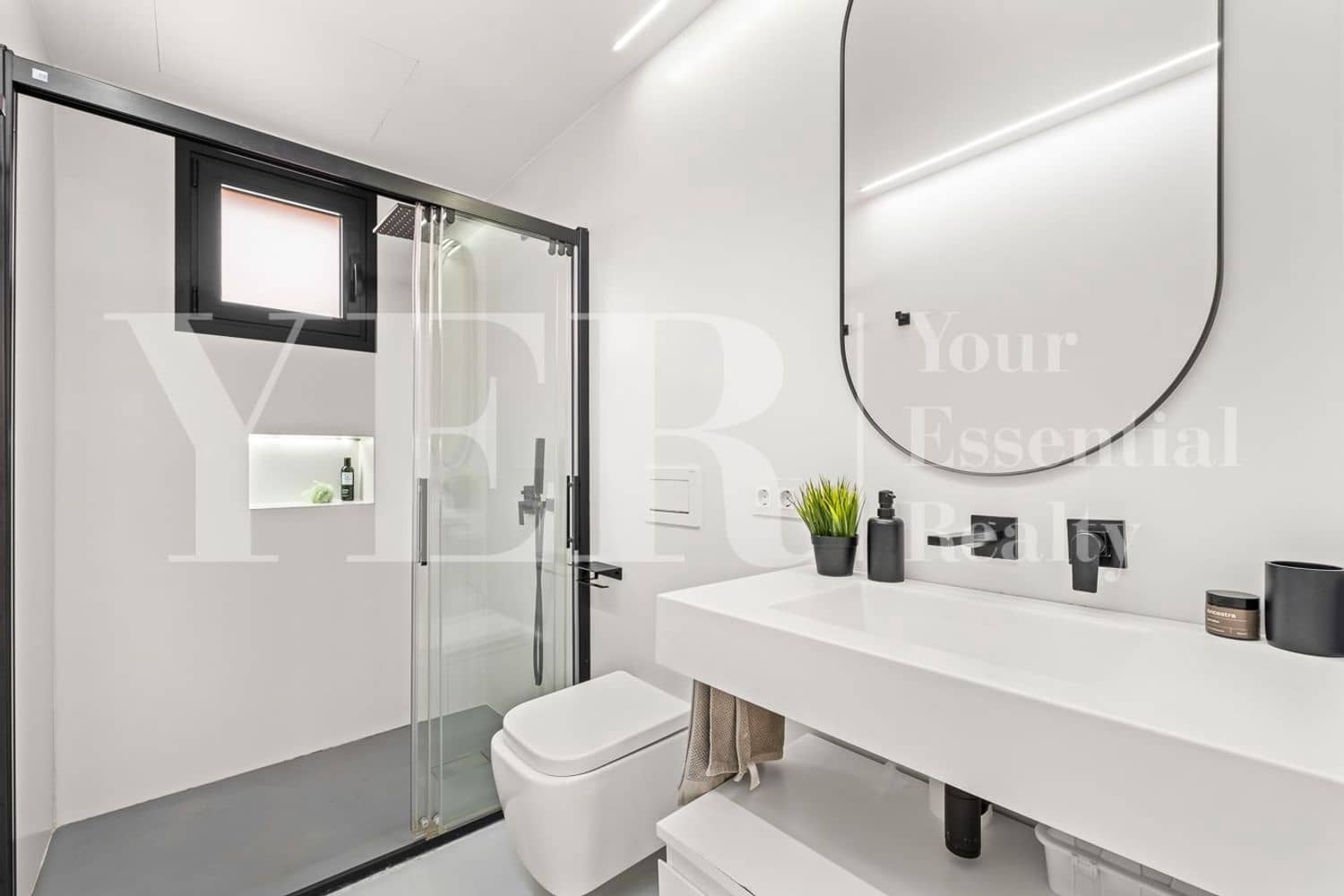 7 soverom Villa til salgs i Alicante by med svømmebasseng garasje - € 999 000 (Ref: 10157129)