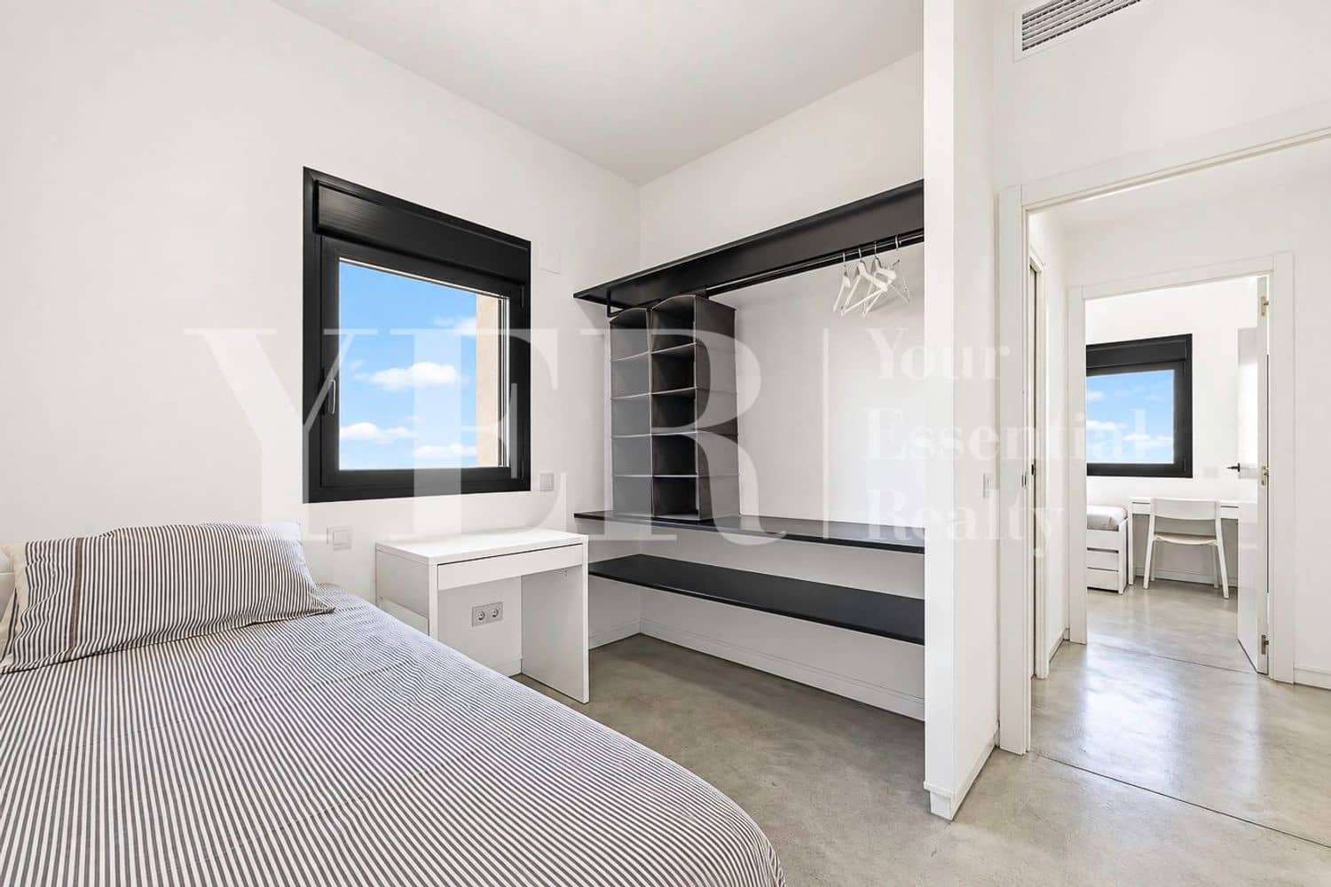 7 soverom Villa til salgs i Alicante by med svømmebasseng garasje - € 999 000 (Ref: 10157129)
