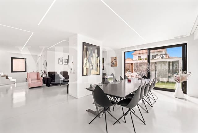 7 soverom Villa til salgs i Norte, Alicante by med svømmebasseng garasje - € 999 000 (Ref: 10157129)