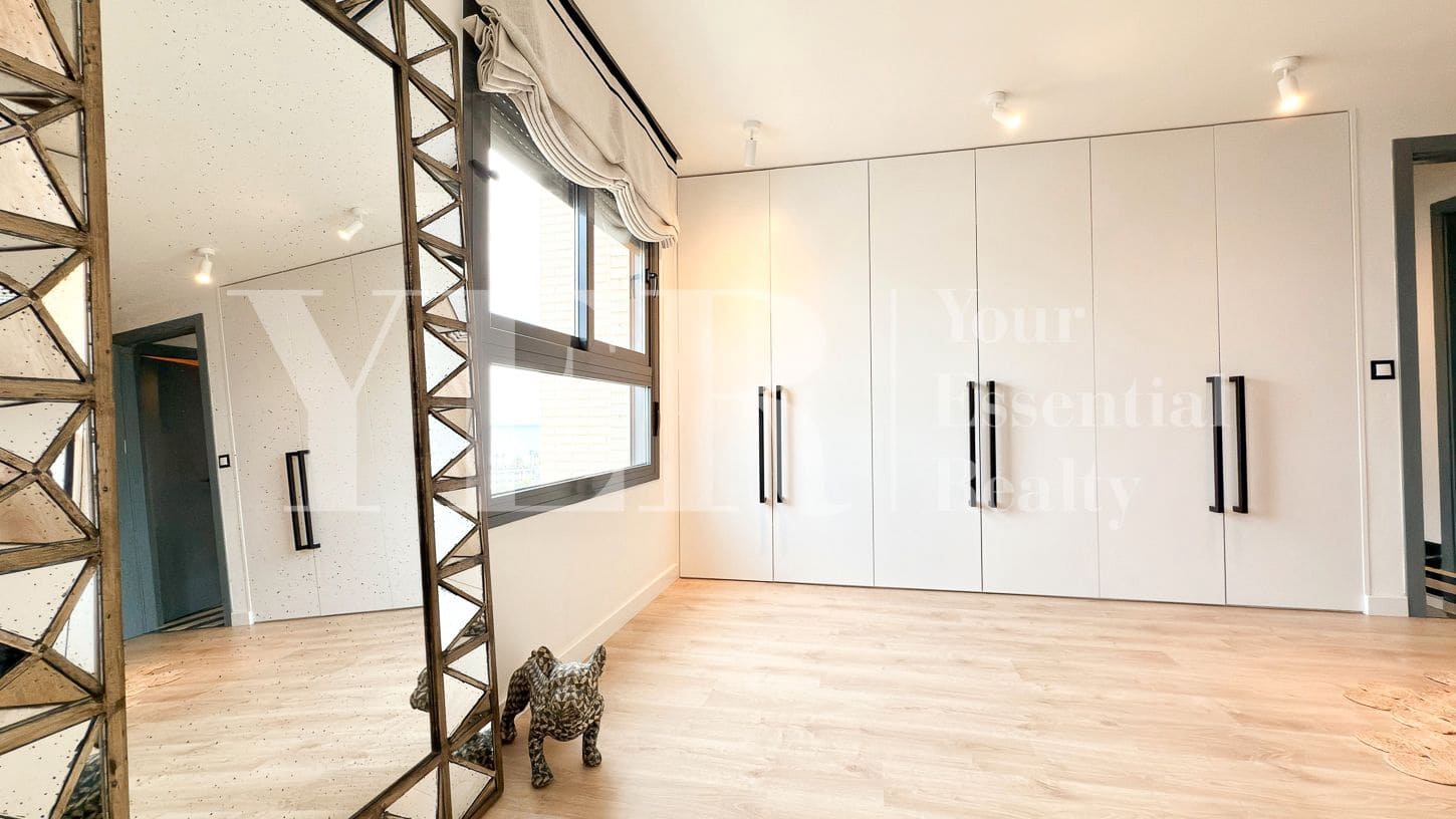 3 sypialnia Penthouse na sprzedaż w Miasto Alicante / Alacant z basenem garażem - 950 000 € (Ref: 8799461)