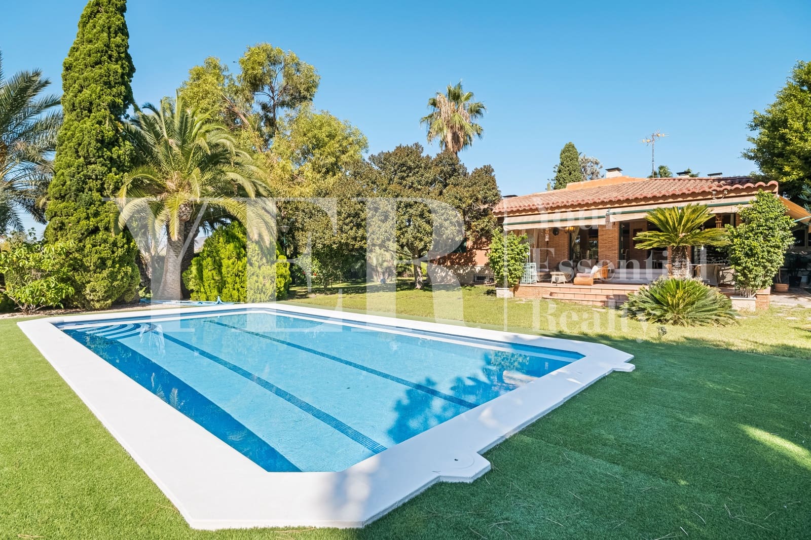 6 soveværelse Villa til salg i Elche / Elx med swimmingpool garage - € 735.000 (Ref: 8799471)