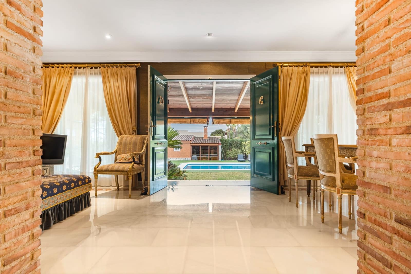 6 soveværelse Villa til salg i Elche / Elx med swimmingpool garage - € 735.000 (Ref: 8799471)