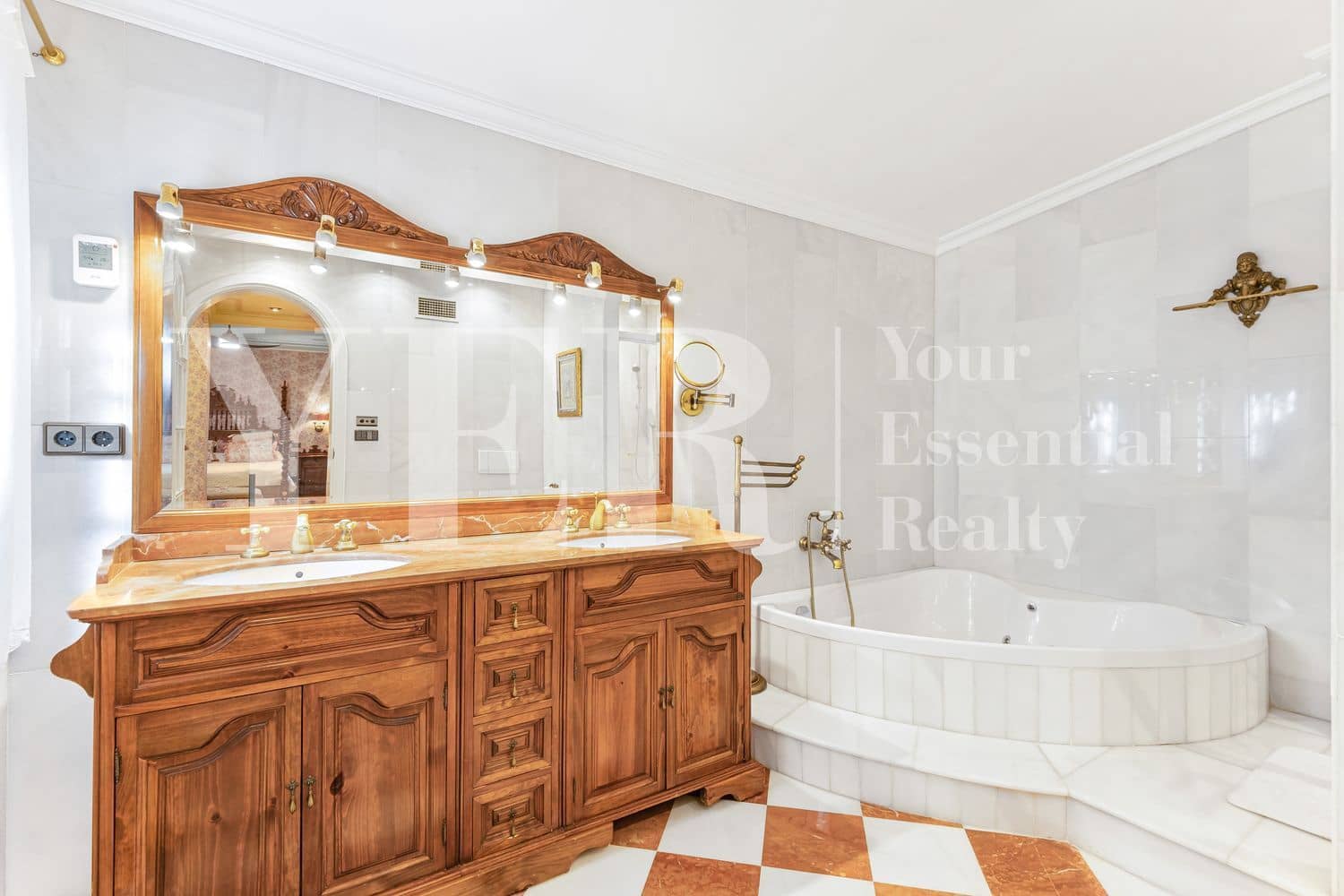 6 sypialnia Willa na sprzedaż w Elche / Elx z garażem - 730 000 € (Ref: 8799471)