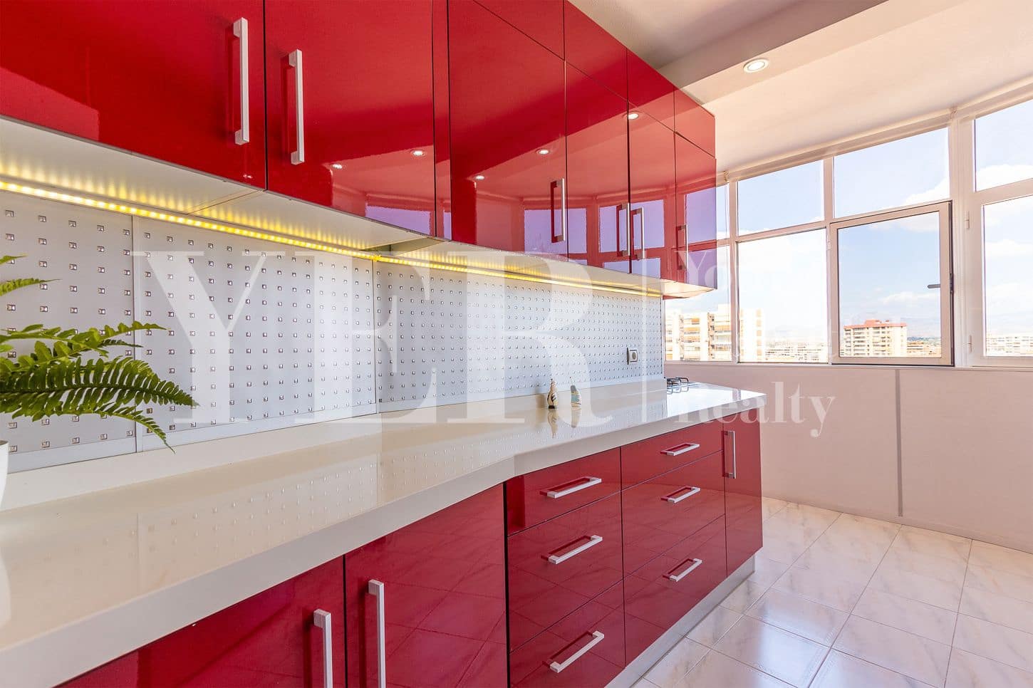 3 soveværelse Lejlighed til salg i Alicante by med swimmingpool garage - € 450.000 (Ref: 8799477)