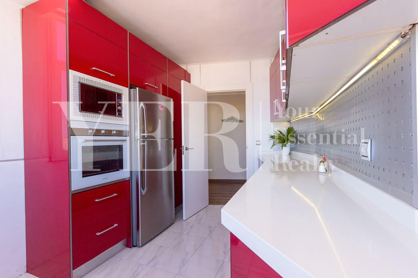 3 soveværelse Lejlighed til salg i Alicante by med swimmingpool garage - € 450.000 (Ref: 8799477)