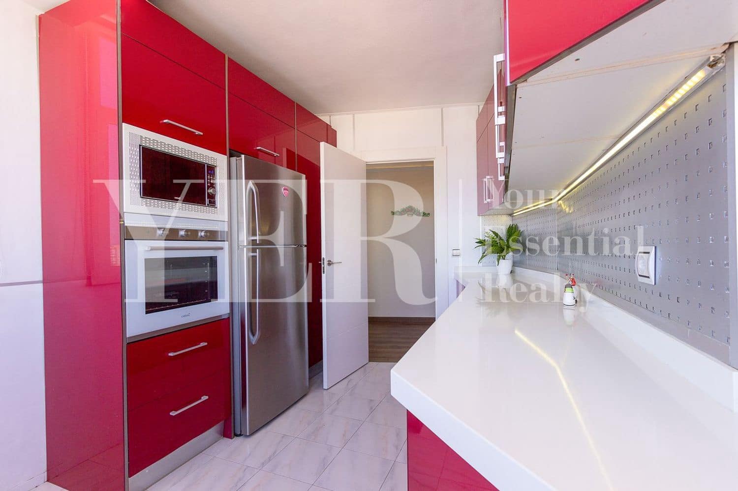 3 slaapkamer Appartement te koop in Cabo de las Huertas met zwembad garage - € 450.000 (Ref: 8799477)