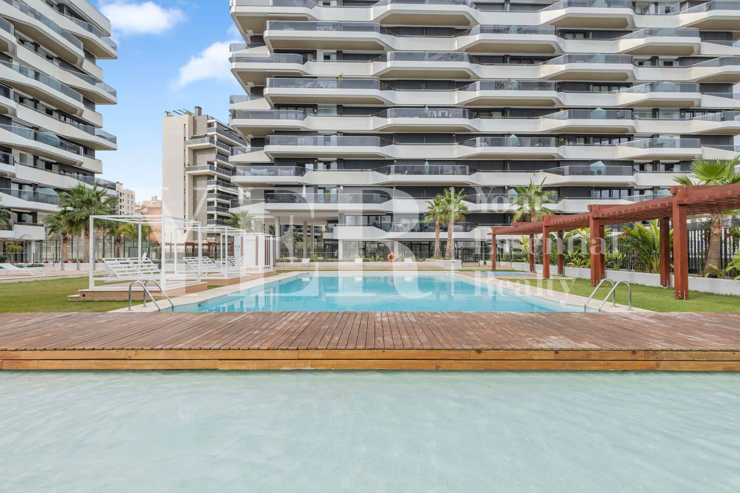 3 makuuhuone Huoneisto myytävänä paikassa Alicante kaupunki mukana uima-altaan 
autotalli - 1 250 000 € (Ref: 8799484)